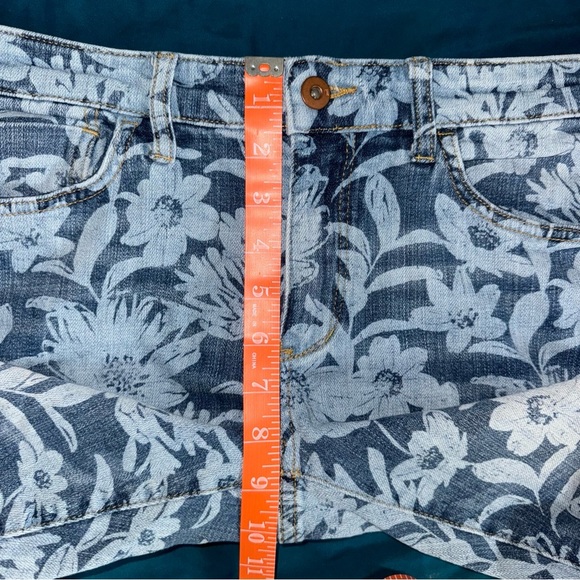 Pilcro by Anthropologie Slim Boyfriend Jeans size 27 - Picture 5 of 7